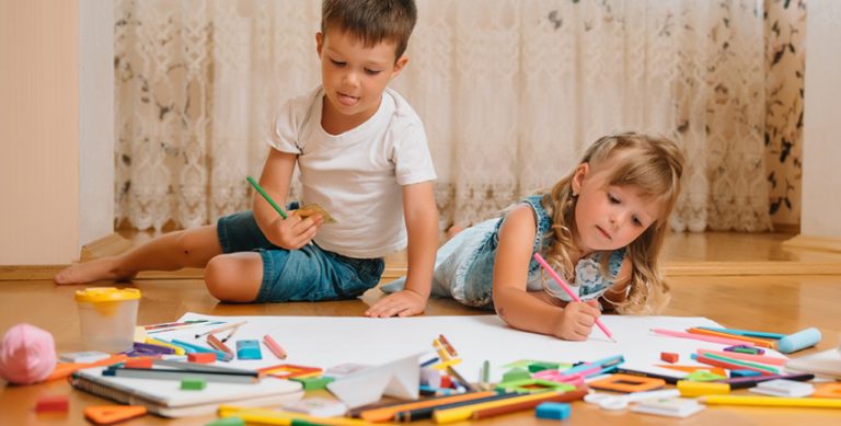 Image illustrant 2 enfants qui joue. Règles éducatives